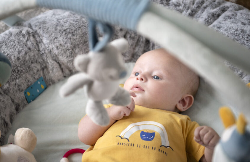 Les jouets et jeux pour l'éveil de bébé de 6 à 12 mois