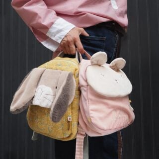 🌟 Les sacs à dos parfaits pour garder tous les petits trésors ! Qu’il s’agisse des affaires de danse ou des indispensables de la crèche, les sacs à dos Moulin Roty sont aussi mignons que pratiques. 😍 Et ce n’est pas tout ! Ils sont personnalisables au nom de votre enfant pour une touche unique. ✨

Broderie disponible sur demande dans vos magasins Aubert. 🎒💕 

#MoulinRoty #SacsÀDos #Personnalisé #Aubert #broderie #prenom #TrésorsDEnfant @moulin_roty