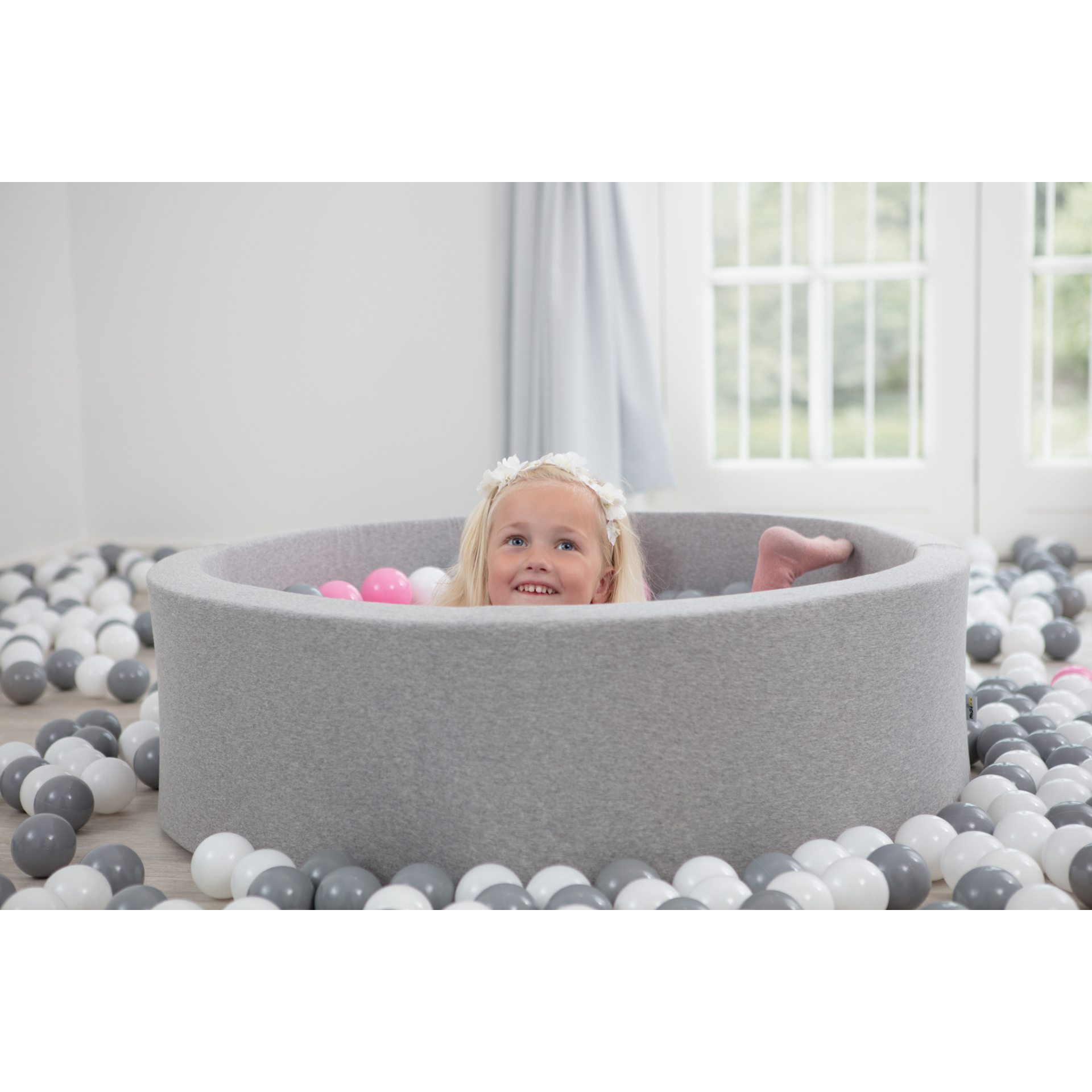 Piscine Ronde A Balles Gris 90 X 30 Cm De Misioo Autres Jouets D Eveil Aubert